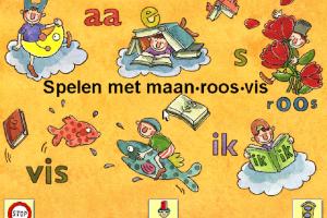 Spelen met Maan Roos Vis 0